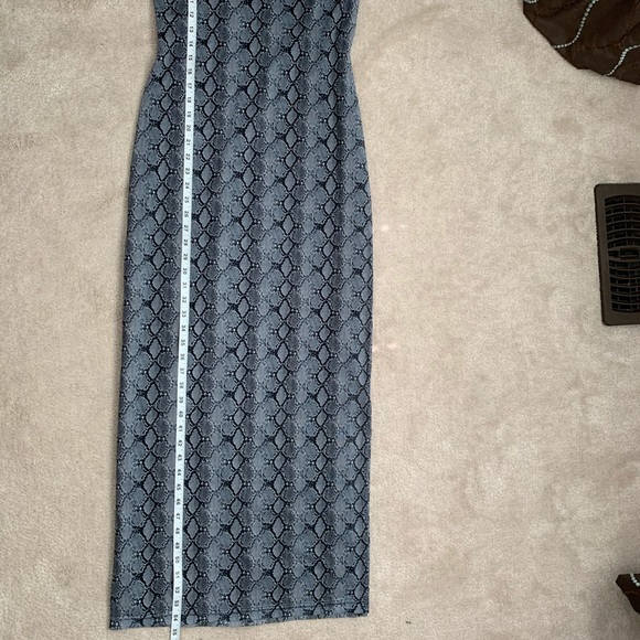 👗3/$50👗 Summer dress long with snake print - Picture 5 of 10